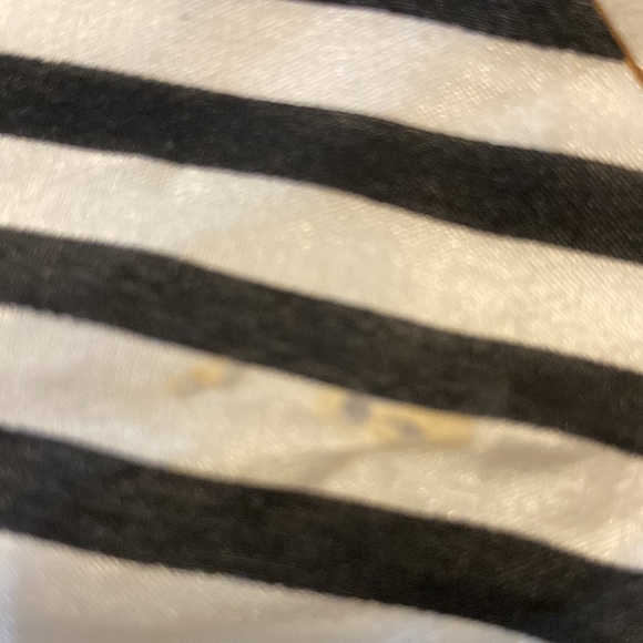 Gant Gaither gorgeous scarf size approximately 58” by 11” - Picture 5 of 5